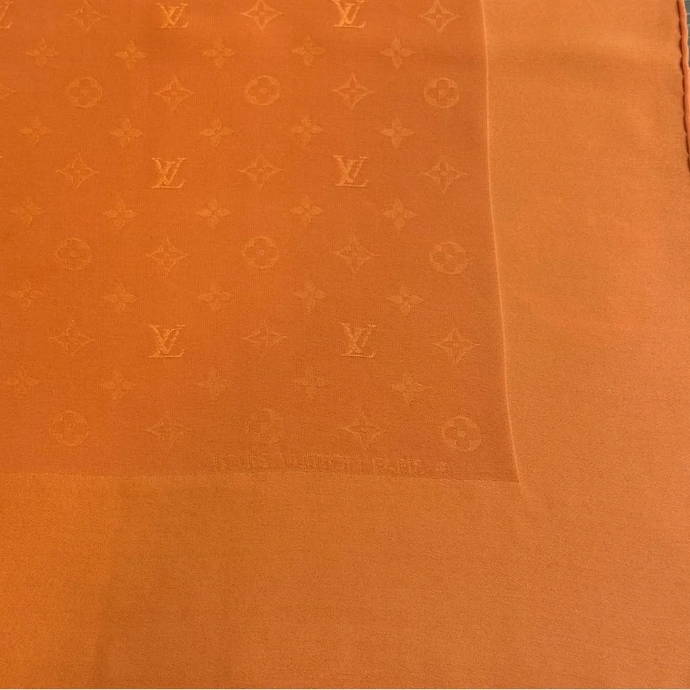 Authentic Louis Vouitton Scarf